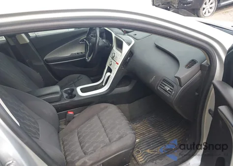 2013 Chevrolet Volt z USA, uszkodzony, nr VIN 1G1RA6E43DU149285